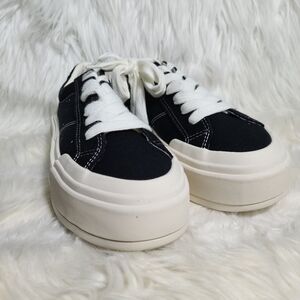 Converse Chuck Taylor All Star Platform Black 7 Women / 5 Men NWOB